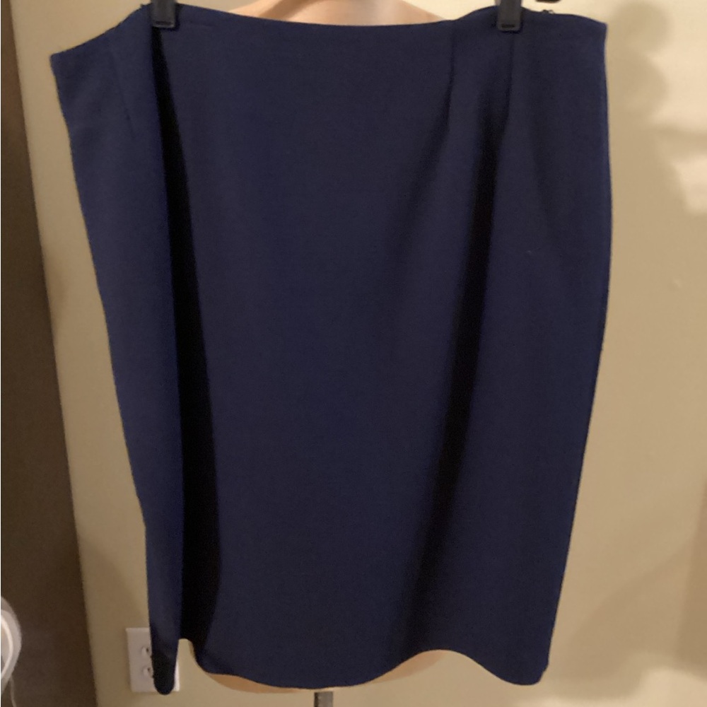 BILL BLASS designer wool crepe skirt,New with tags,size 18